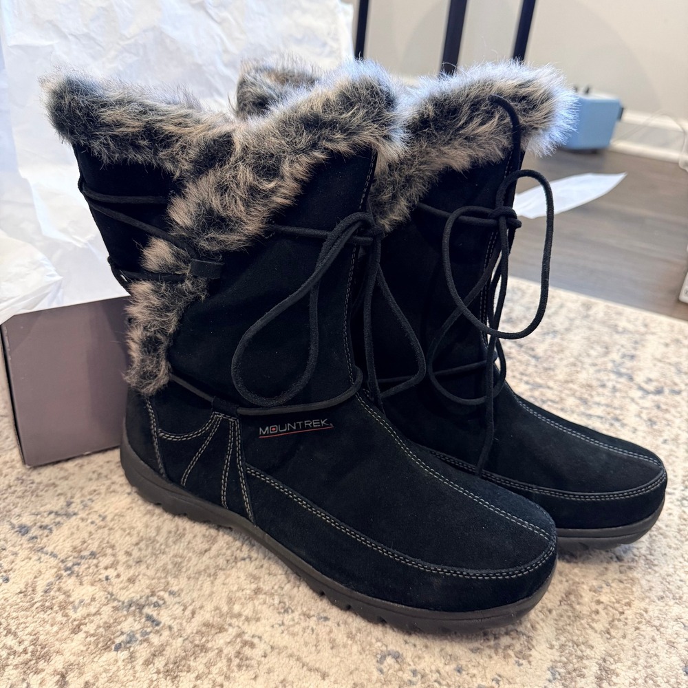 NIB MOUNTREK Ellie Lodge Mid Black Suede Faux Fur Winter‎ Boots Womens 9.5